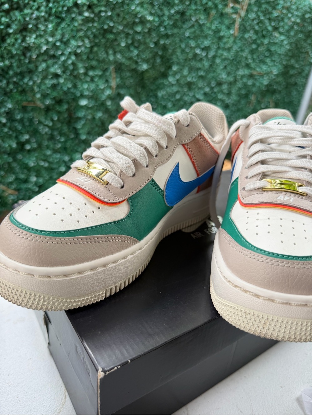 Nike Kids Beige, Green, Blue & Orange Low-Top Sneakers